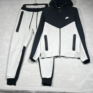 Nike Tech Fleece Track Suit Mens Size Medium Grey Black Jacket and Pants Set